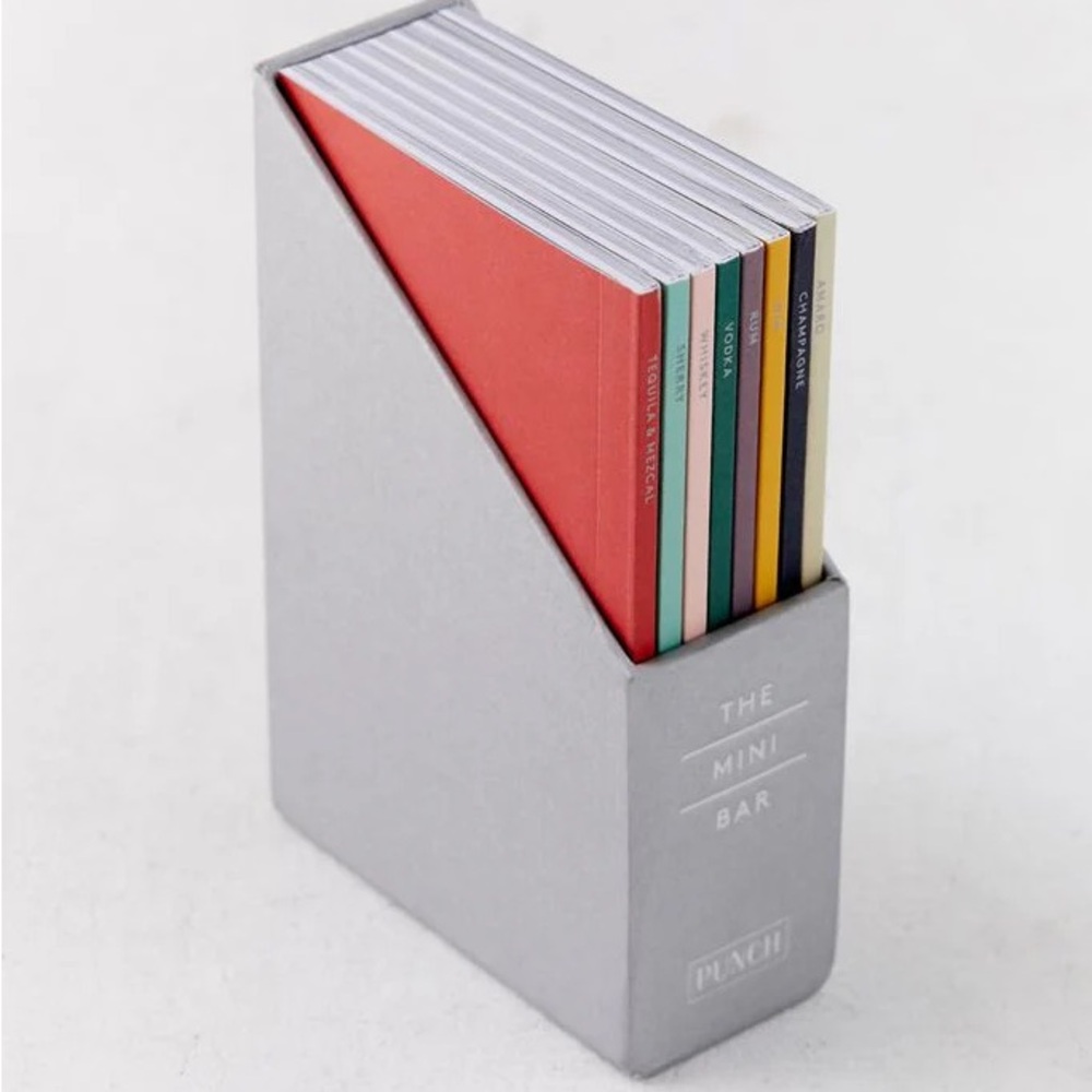 The Mini Bar: 100 Essential Cocktail Recipes; 8 Notebook Set
